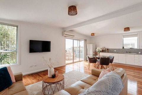 House On Hampson - Australia Accommodation 3
