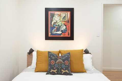 Huge 3 Bed Camperdown Garden Apt W Parking Aircon - Australia Accommodation 3