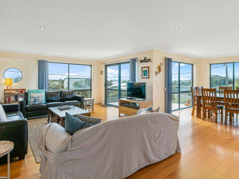 Adnajur - Australia Accommodation 1