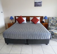Airlie Court Units - Australia Accommodation