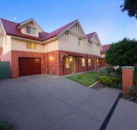 Albury Suites - Schubach Street - Australia Accommodation