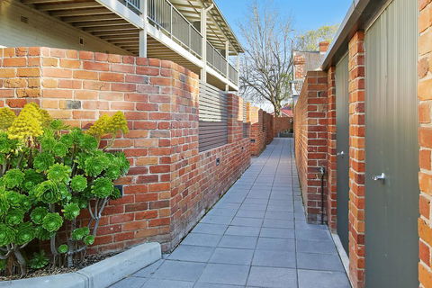 Albury Suites - Waterstreet - Australia Accommodation 3
