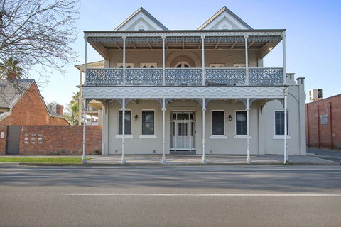 Albury Suites - Waterstreet - Australia Accommodation 0