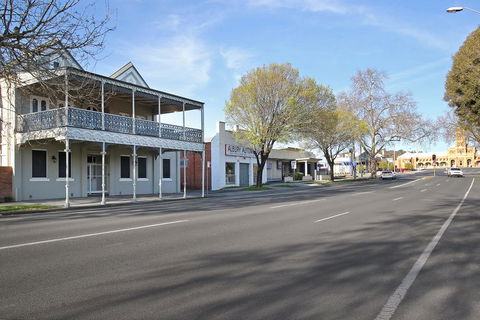 Albury Suites - Waterstreet - Australia Accommodation 2