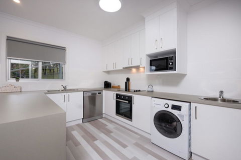 Albury Yalandra Apartment 3 - Australia Accommodation 3