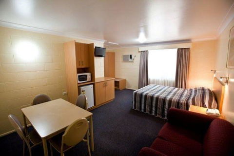 All Seasons Motor Lodge - Australia Accommodation 3
