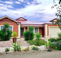 All Seasons Port Elliot Holiday House - Australia Accommodation