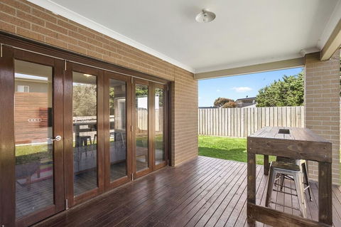 Alyxia Escape 15 - Australia Accommodation 0