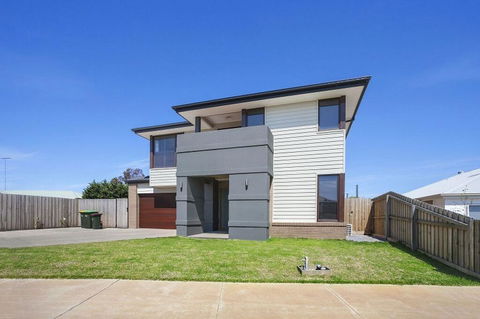 Alyxia Escape 15 - Australia Accommodation 1
