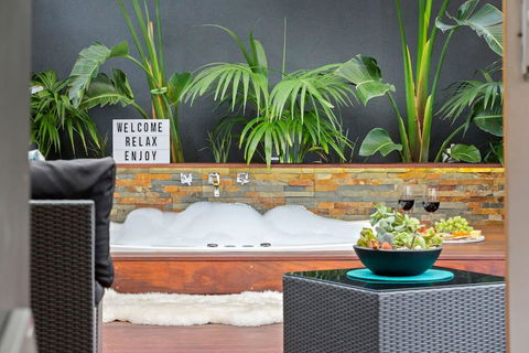AMORE A Tranquil Retreat With Couples Spa - Australia Accommodation 0