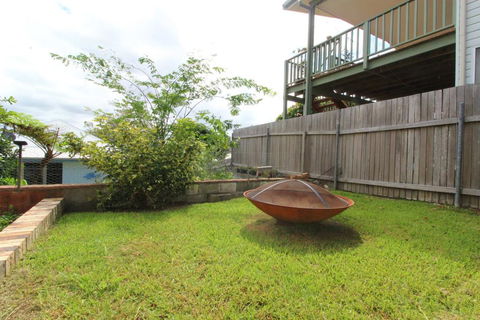 Amzaz, 15 Korogora Street - Australia Accommodation 3