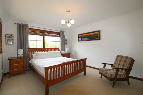 Amzaz, 15 Korogora Street - Australia Accommodation 1