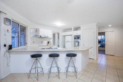 Anaheim Family Lodge By Getastay - Australia Accommodation 2