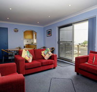 Anchorage 7 Beautifully Renovated Close to Rockpool - Australia Accommodation