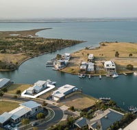 Anchored - Access to the Gippsland Lakes - Australia Accommodation