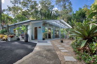 Ancient Gardens Guesthouse  Botanical Gardens