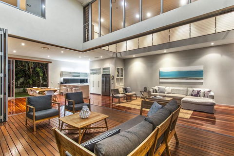 Angourie Beach House @ Corporate Boardies - Australia Accommodation 2