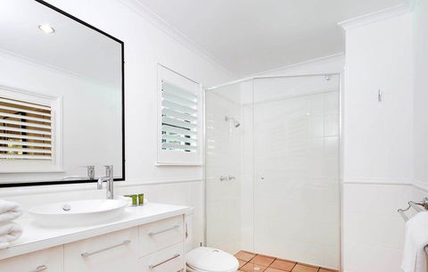 Apartment 1 - 20 Viewland Drive - Australia Accommodation 3