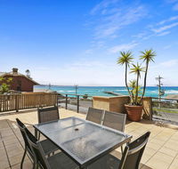 APARTMENT 12 PACIFIC APARTMENTS- Across From the Pier - Australia Accommodation