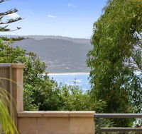 APARTMENT 23 PACIFIC APARTMENTS - sit on the deck and soak in the view - Australia Accommodation