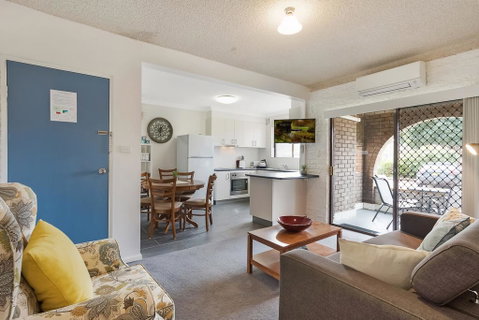 Apollo Unit 10 - Australia Accommodation 2