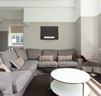 Apt - Sunny with Views - Australia Accommodation