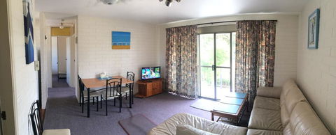 Aquarius Holiday Apartments - Australia Accommodation 3