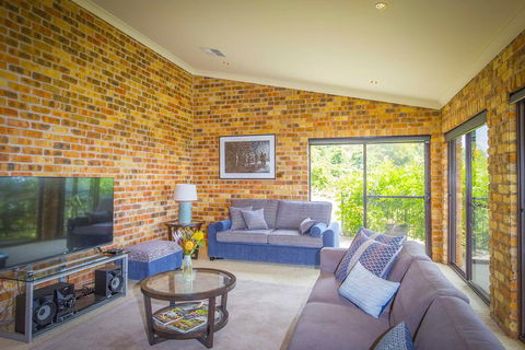 Aquila - Australia Accommodation 3