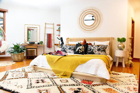 Aquila Retreat Mansion - Australia Accommodation 1