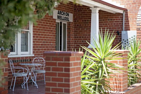 Arch On Mellool - Australia Accommodation 1