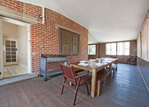 Arch On Mellool - Australia Accommodation 2