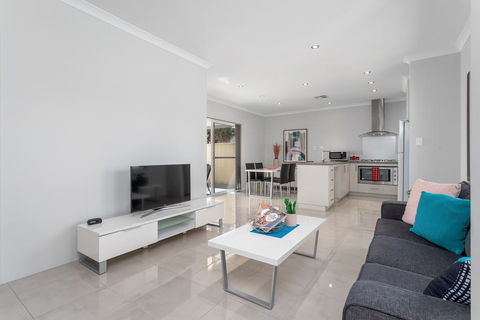 Ardross Short Stays - Australia Accommodation 1