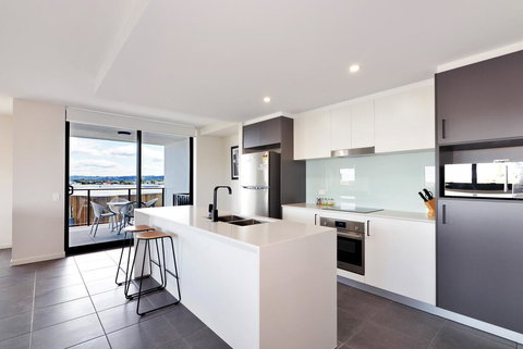 Arise Hedge - Australia Accommodation 2