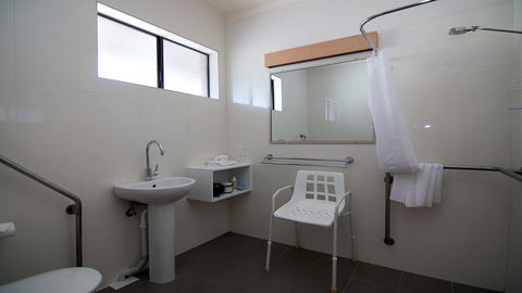 Ashleigh Court Motor Inn - Australia Accommodation 2