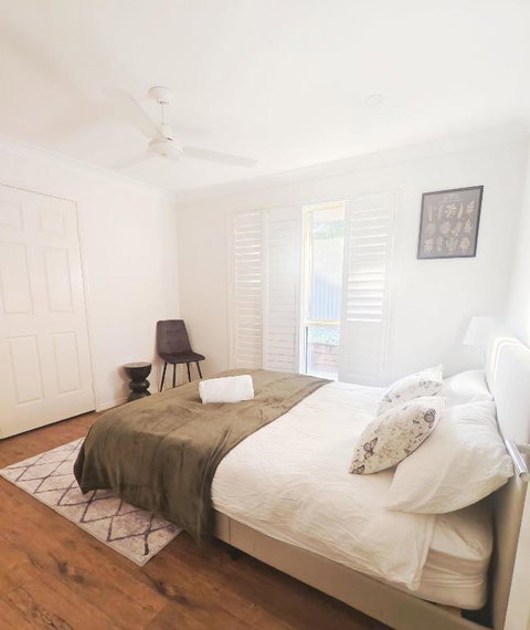 Luxury 3 BR House Near EMP - Australia Accommodation 0