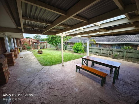 Luxury 3 BR House Near EMP - Australia Accommodation 1