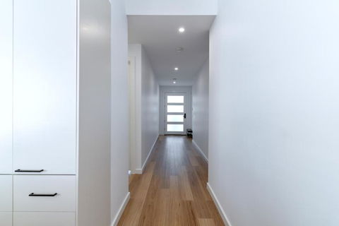 Luxury Home Away From Home - Australia Accommodation 3