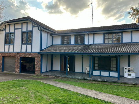 Luxury House 5 Bedrooms - Australia Accommodation 0