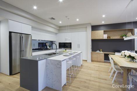 Luxury Bedrooms In A Resort Style Home - Australia Accommodation 3