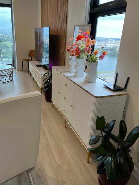 Luxury Apartment With Panoramic Views - Australia Accommodation 3