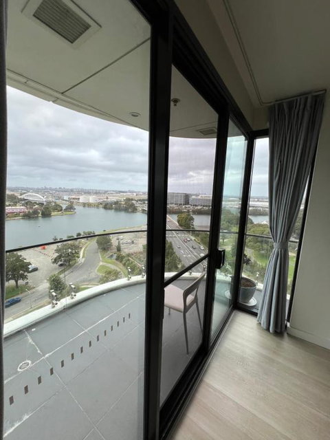 Luxury Apartment With Panoramic Views - Australia Accommodation 1