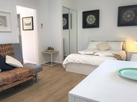 M207 West Perth Studio Apartment Near Kings Park - Australia Accommodation 1