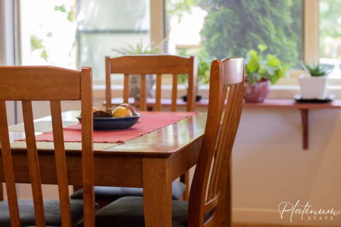 Magnolia By Lake - Australia Accommodation 3