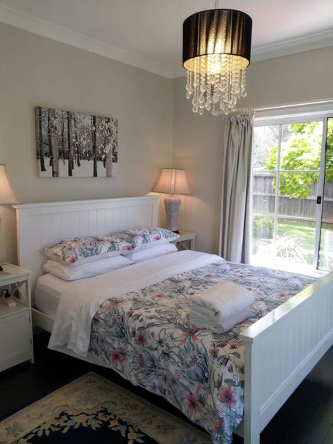 Magnolia Corner - Australia Accommodation 2