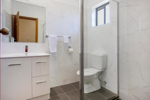 Manifold Motor Inn - Australia Accommodation 3