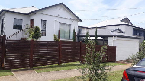 Maple Villa - The Beach House By The Bay - Australia Accommodation 2