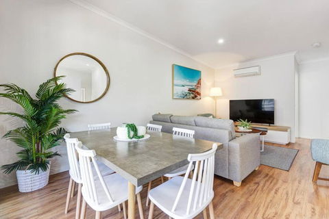 MARJ12- Stylish And Spacious - Australia Accommodation 3