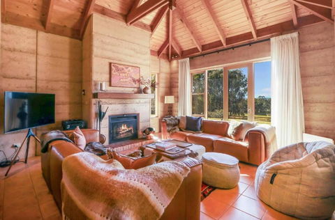 Melliodora - Relax, Unwind & Recharge - Australia Accommodation 2