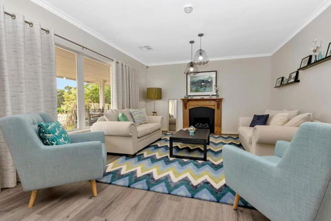 Mid Century 4 Bedroom Getaway In Barossa Vineyard - Australia Accommodation 0