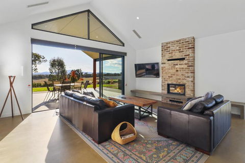 Mayple Peaks - Australia Accommodation 1